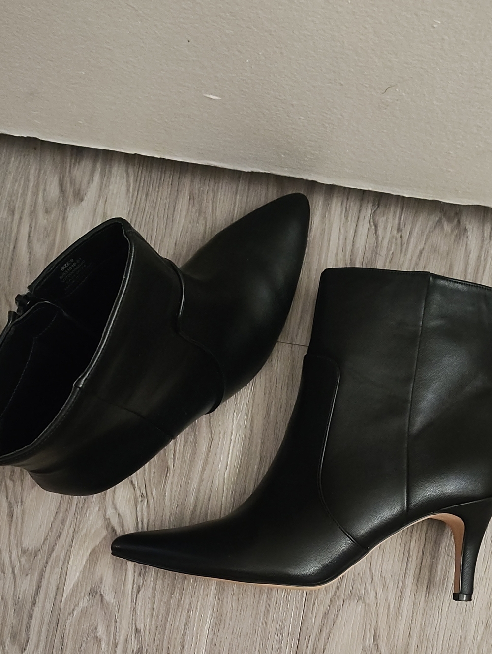 Banana Republic Black Leather Pointed-Toe Ankle Booties